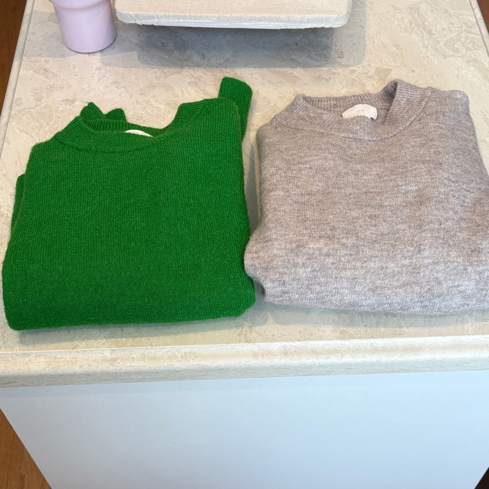 Set of two H&M women’s Green and Gray Crewneck Sweaters size XS